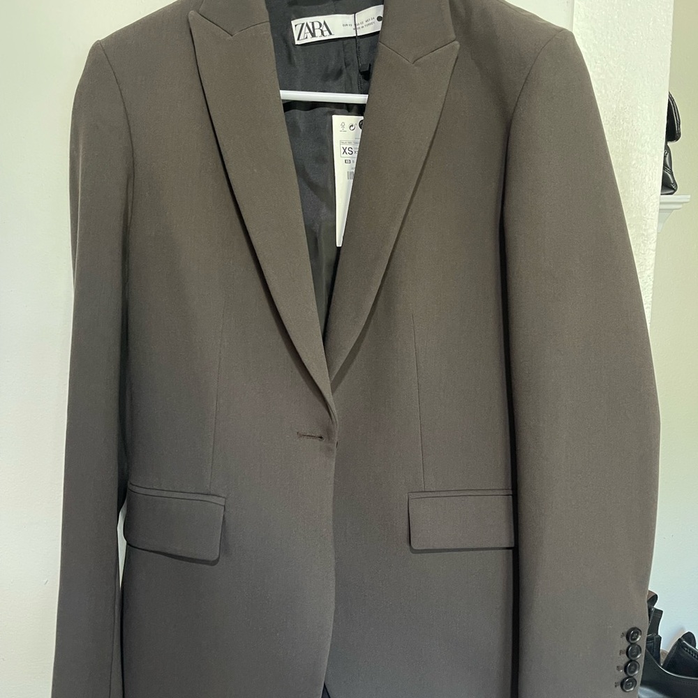 Zara Women's Classic Brown Blazer